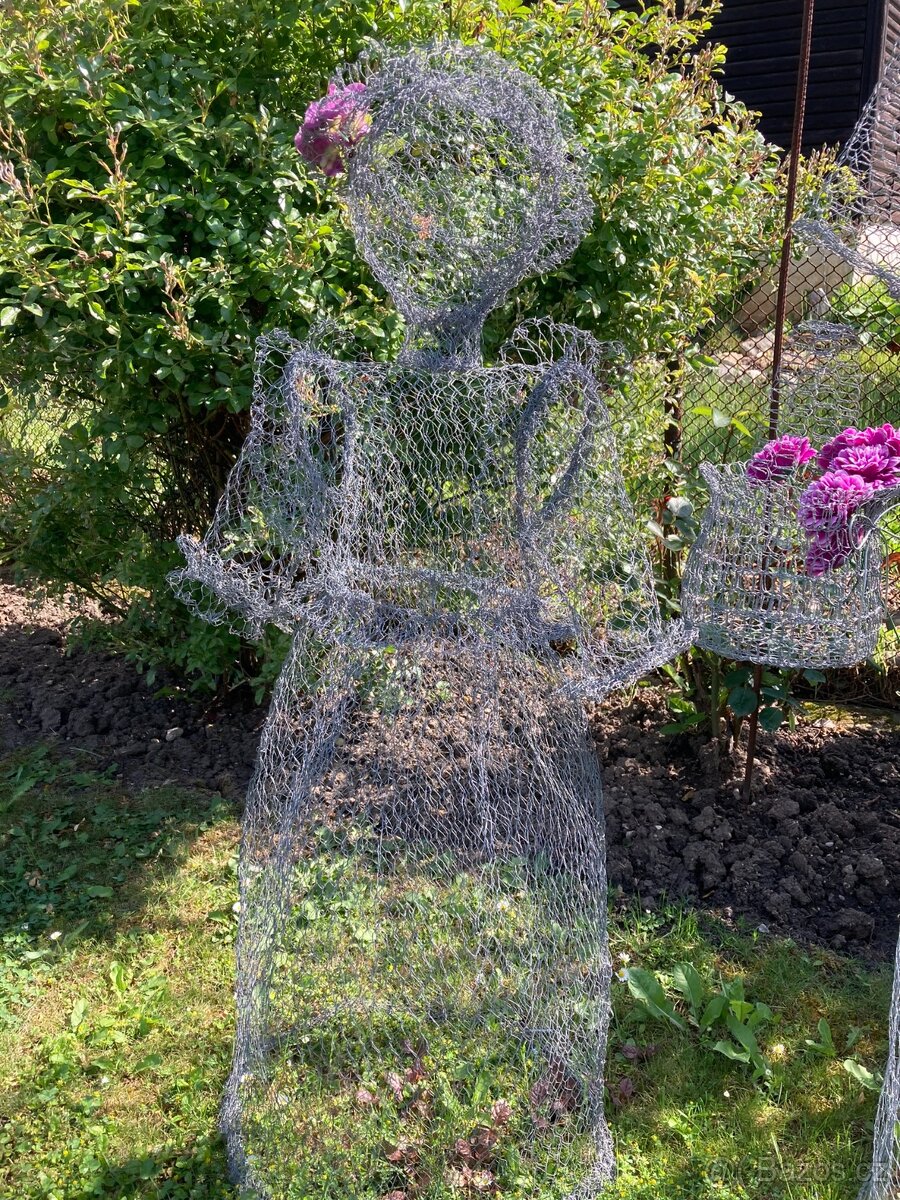 Duch zahrady - drátěné panny