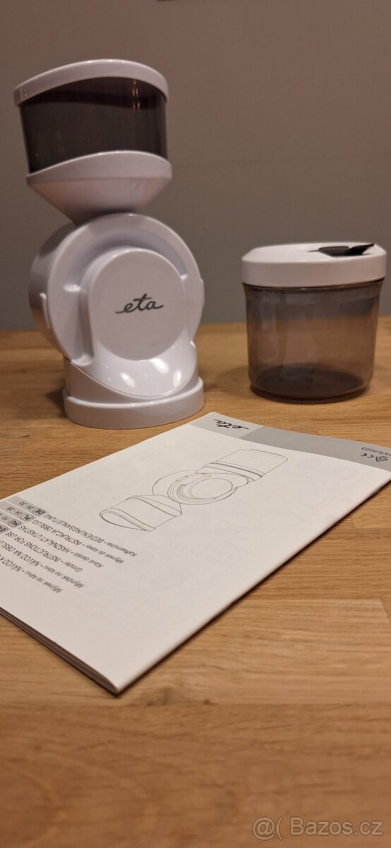 Mlýnek na kávu ETA