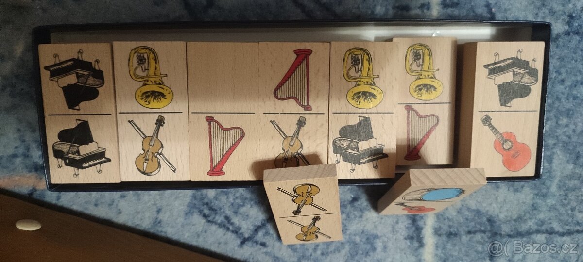 Dřevěné hudební domino, razítka