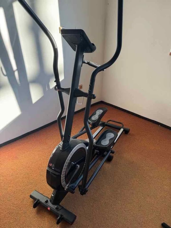 Eliptický trenažér