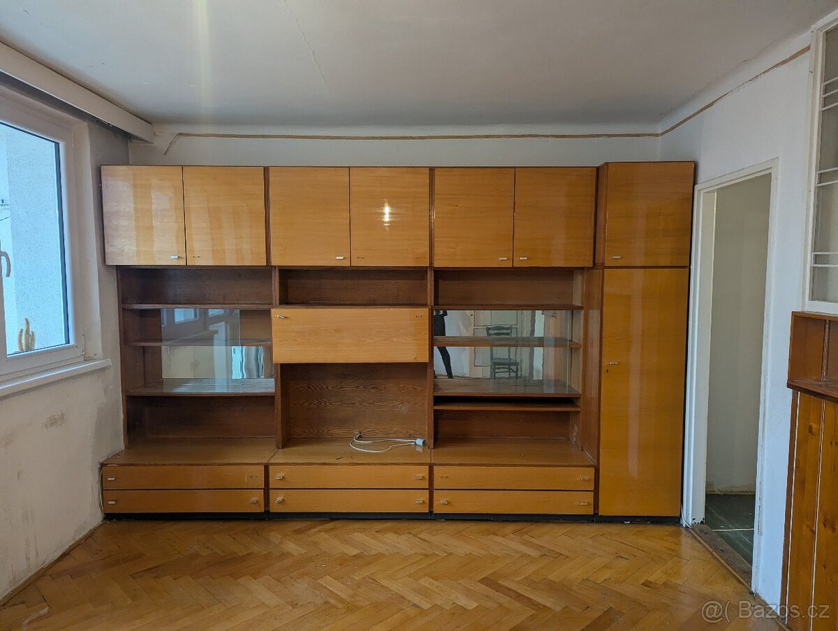 Obývací stěna za odvoz