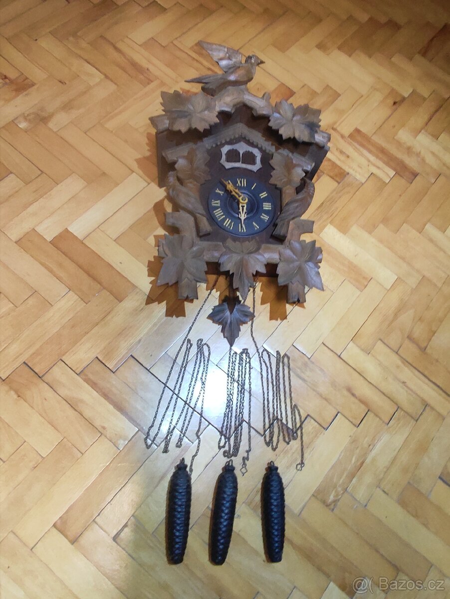 Staré hodiny kukačky