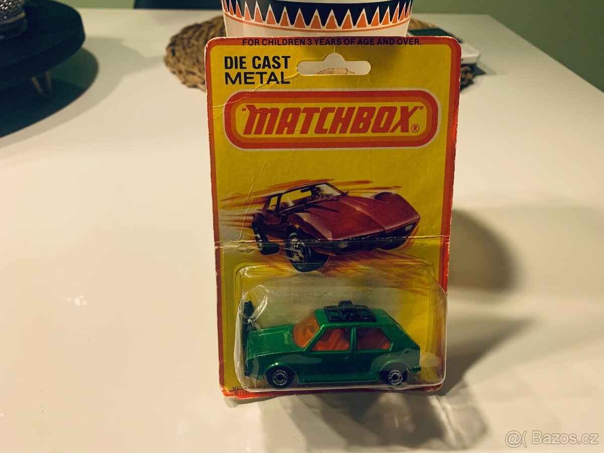 MATCHBOX VW GOLF -RARITA-červený interier