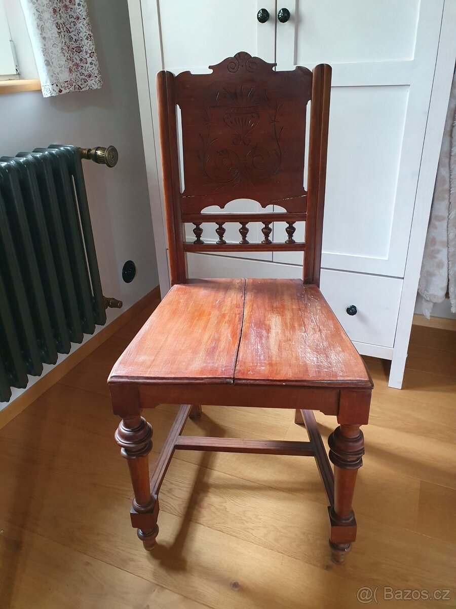 Židle starožitná