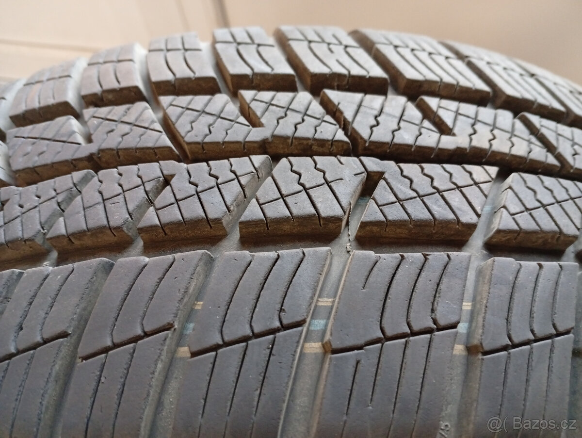 ZIMNÍ BARUM 185/65R15