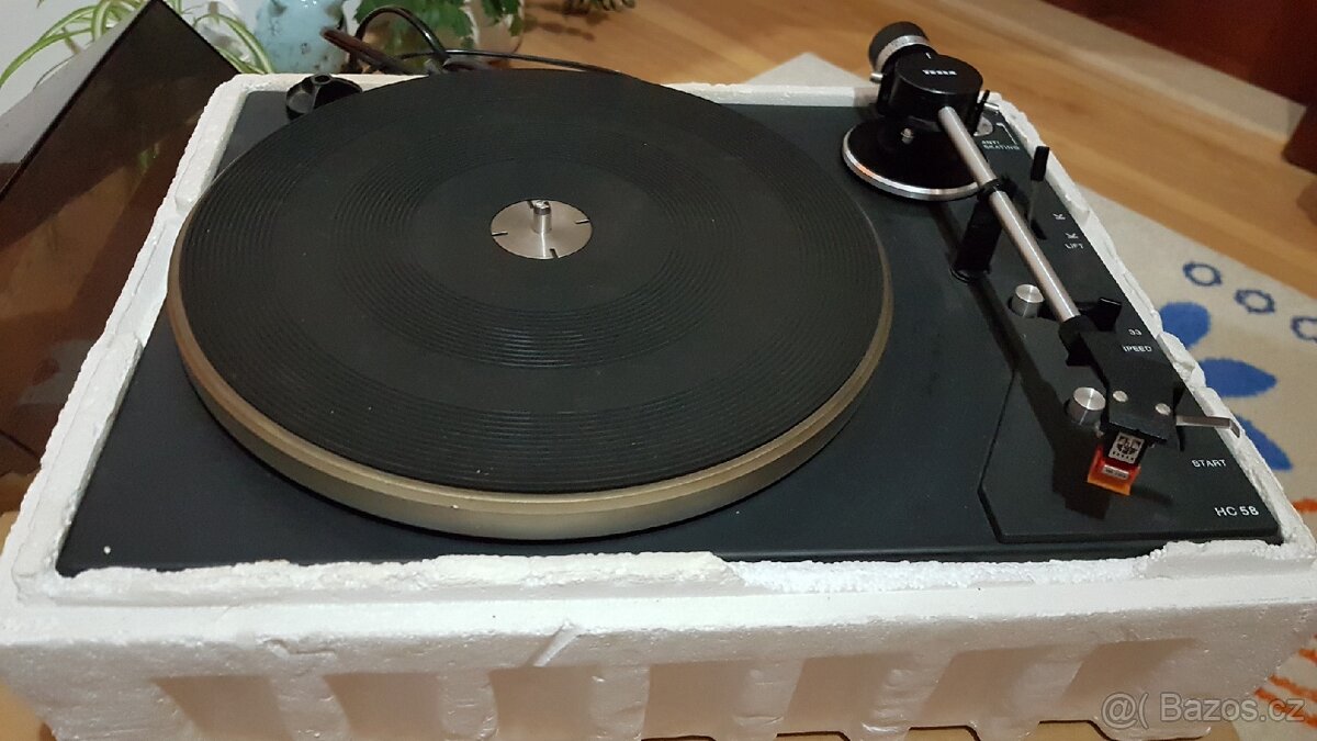 Nový gramofon Tesla HC 58