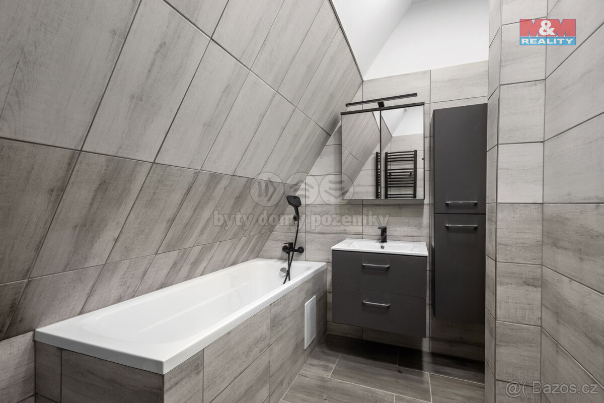 Prodej rodinného domu, 135 m², Kmetiněves