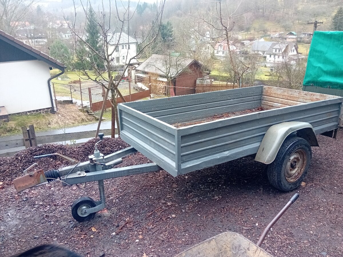 Masivní nákladní vlek, 1000 kg