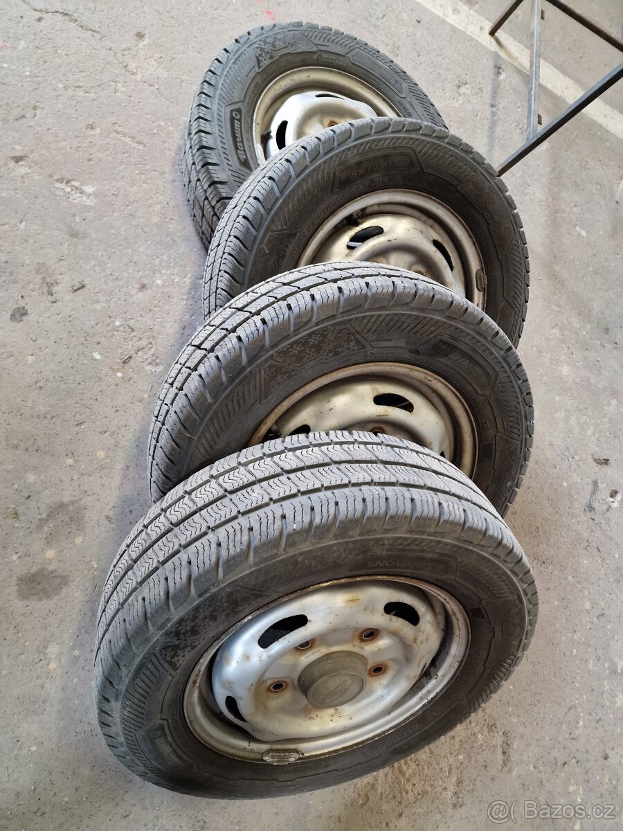Zimní gumy+disky Barum 105/70 R15C 104/102R