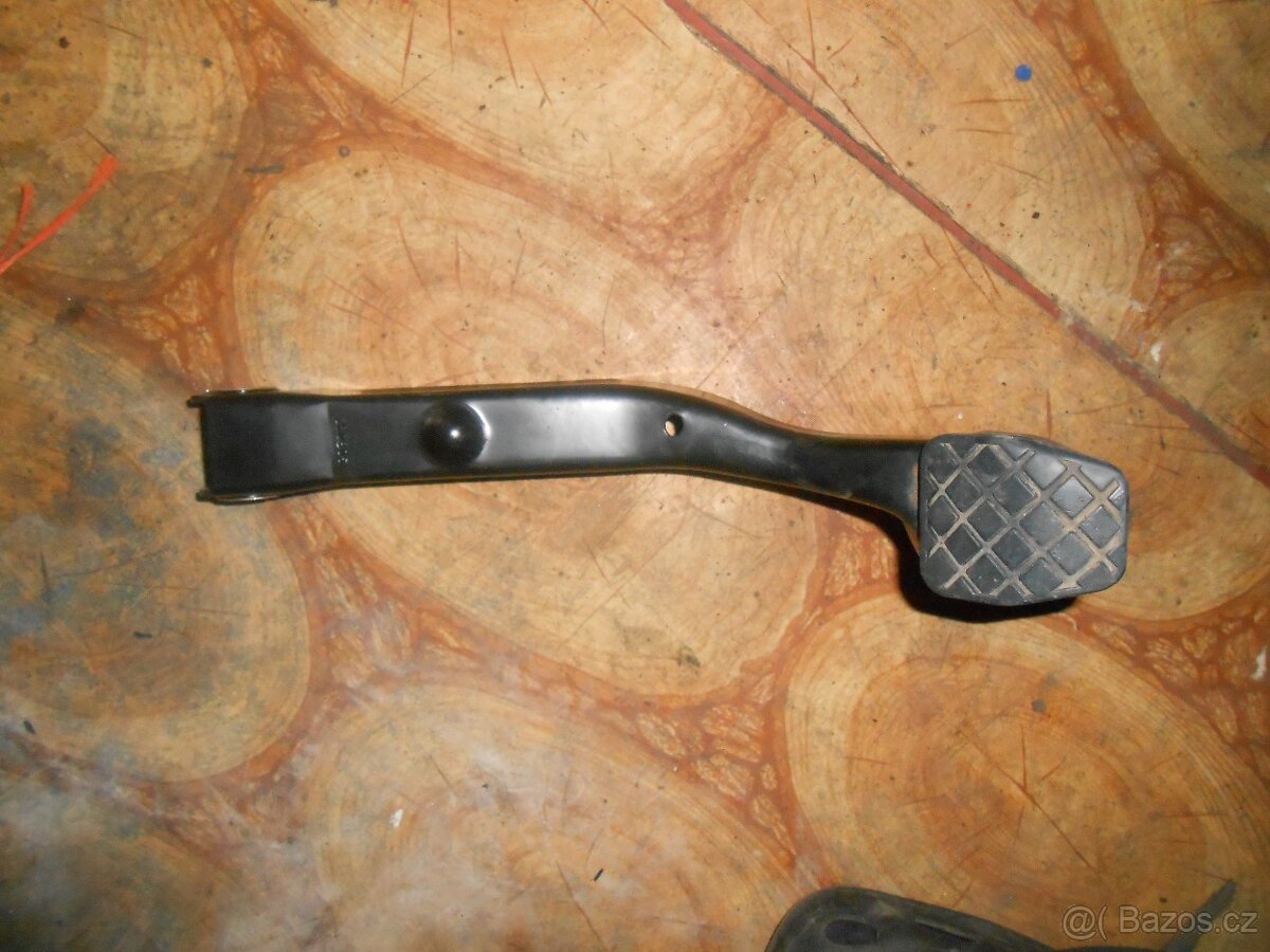 prodam brzdovy pedal na skoda octavia 2