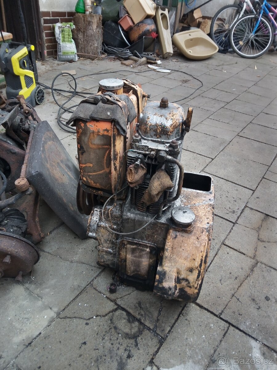 Naftový motor