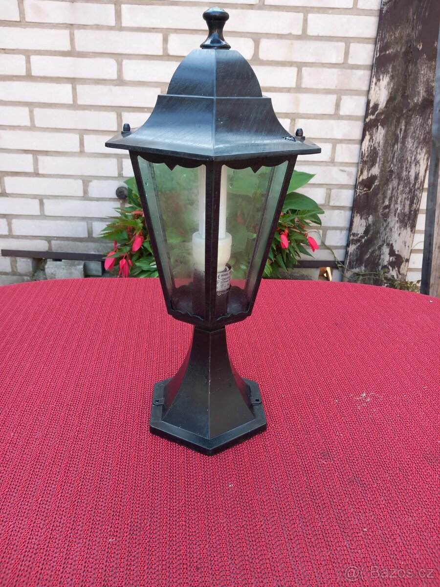 Zahradní lampa