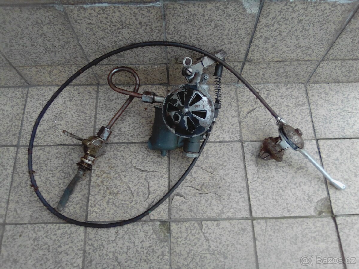 Karburátor na motorku,veteran