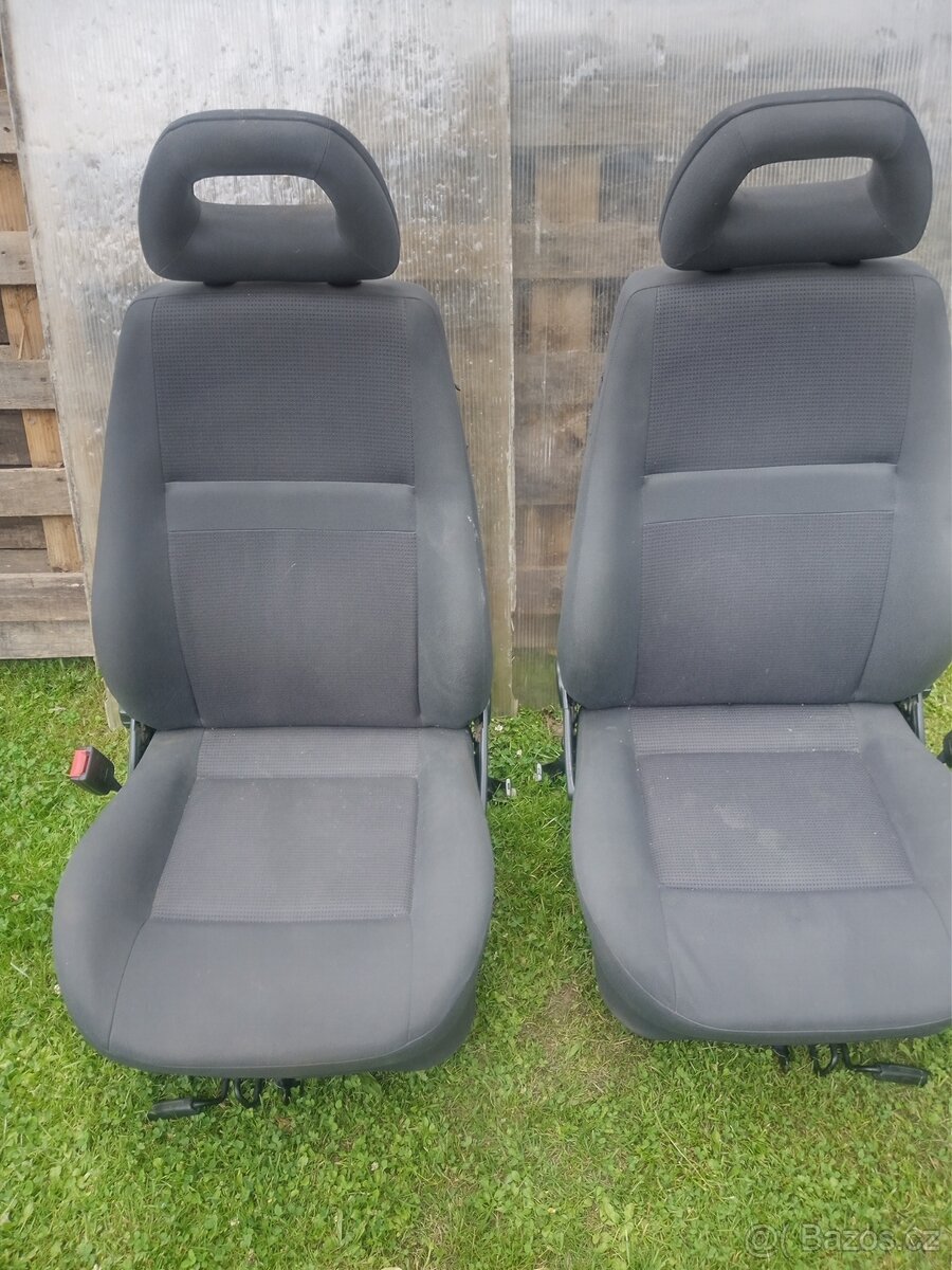 VW Lupo 3l sedačky.