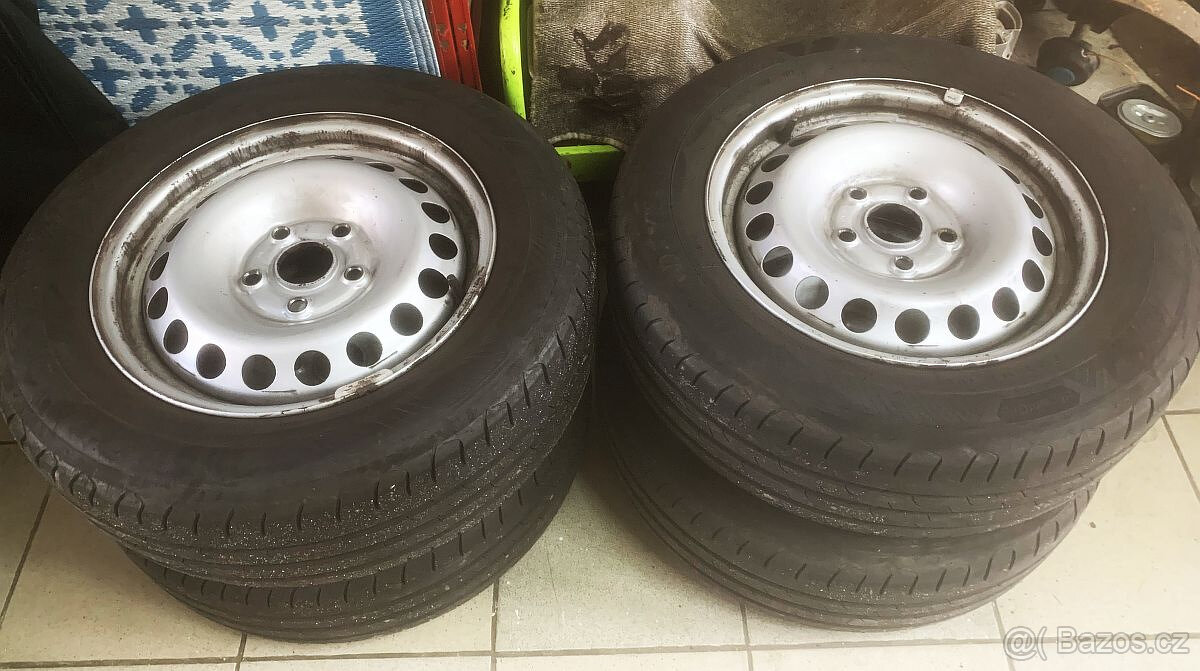 Prodám sadu letních pneu 195/65/R15
