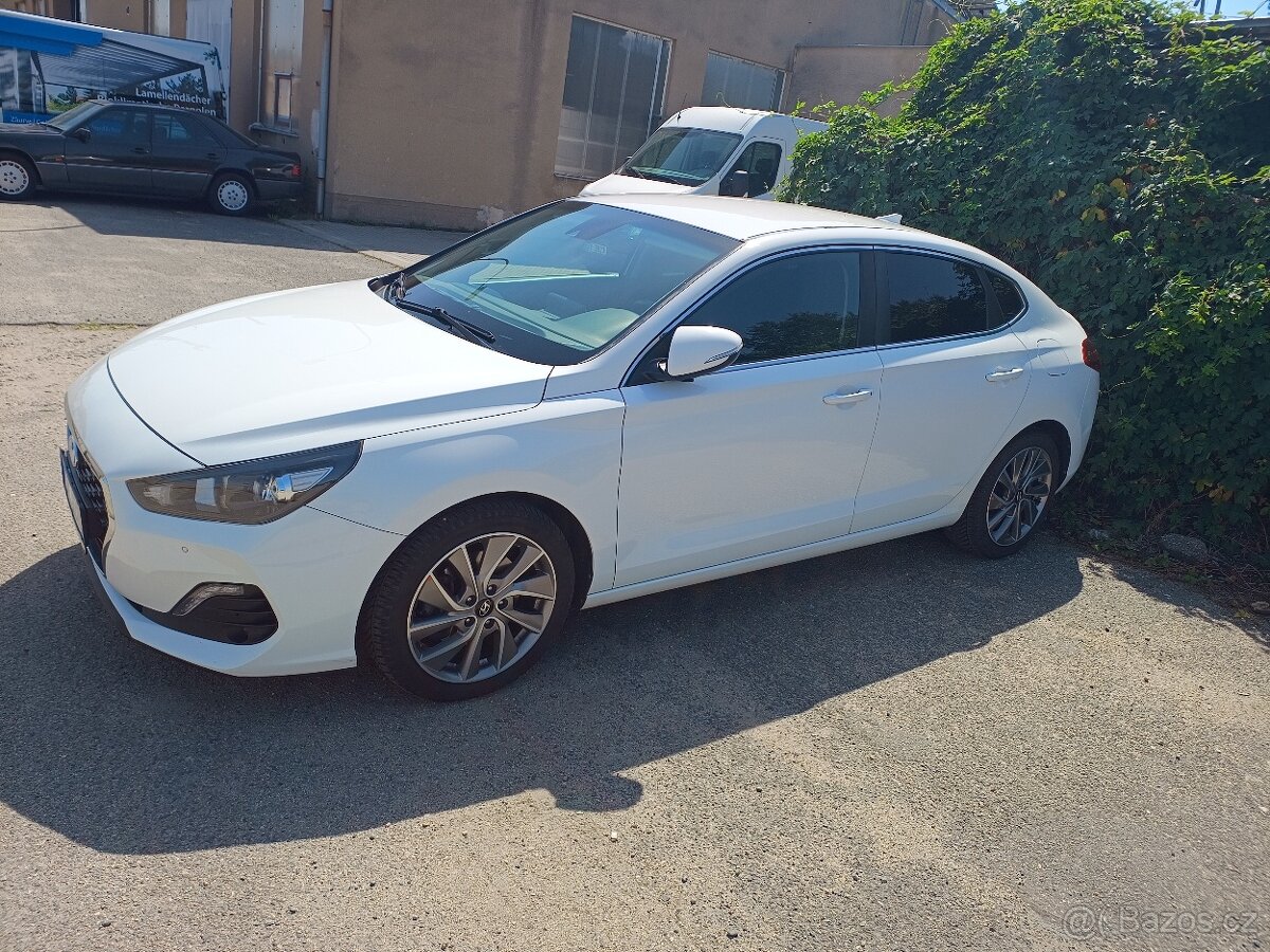 Hyundai i30 fastback