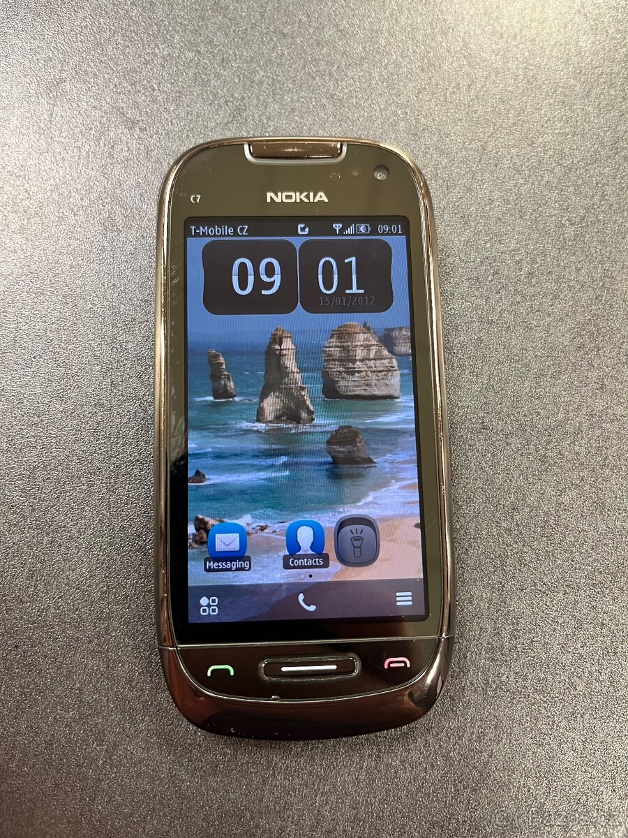 Nokia C7-00