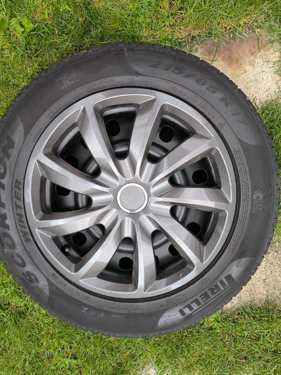 zimní sada Pirelli Scorpion Winter 215/65 R17
