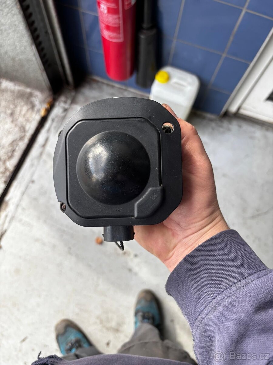 Audi A6 senzor adaptivního tempomatu koupím