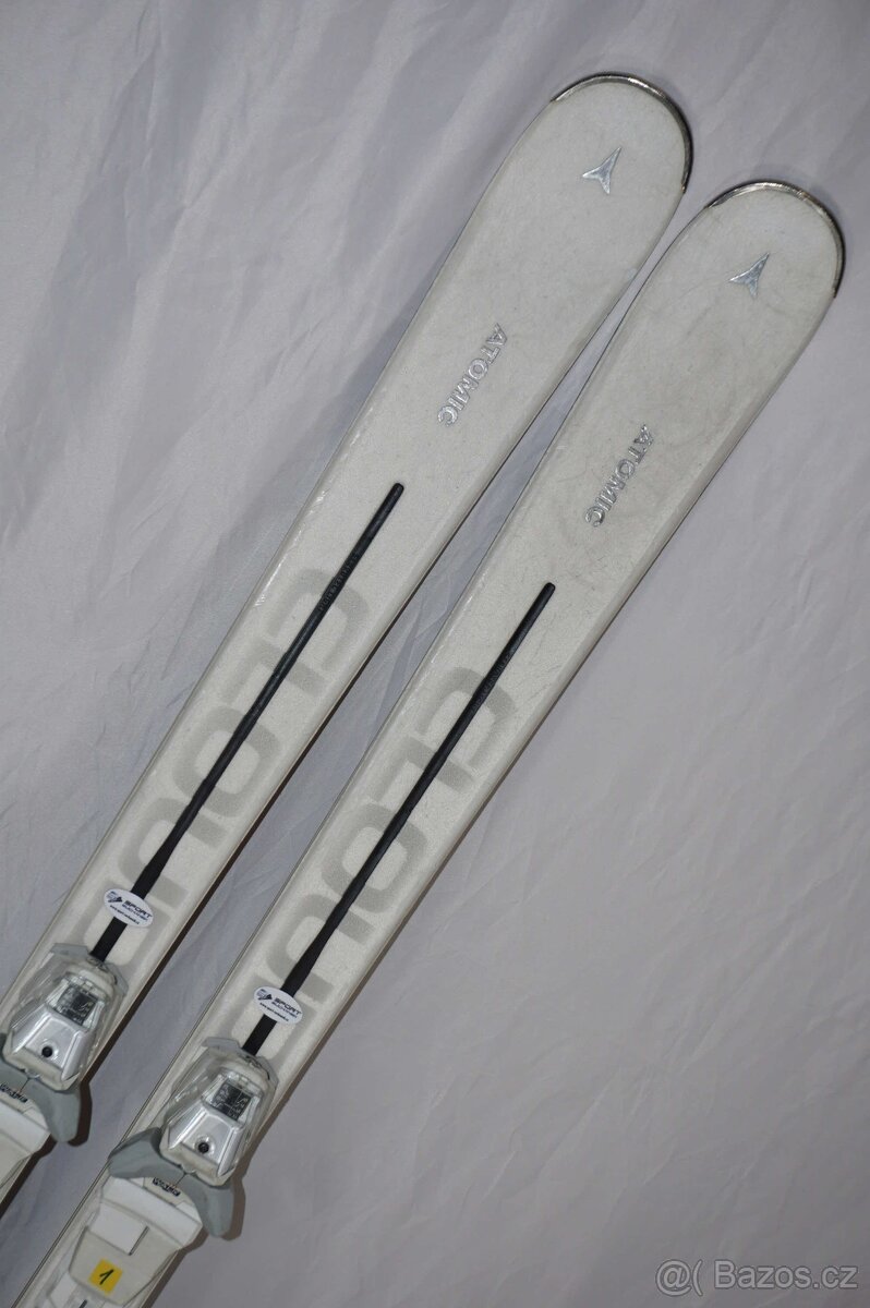Dámské carvingové lyže lyže Atomic Cloud C11