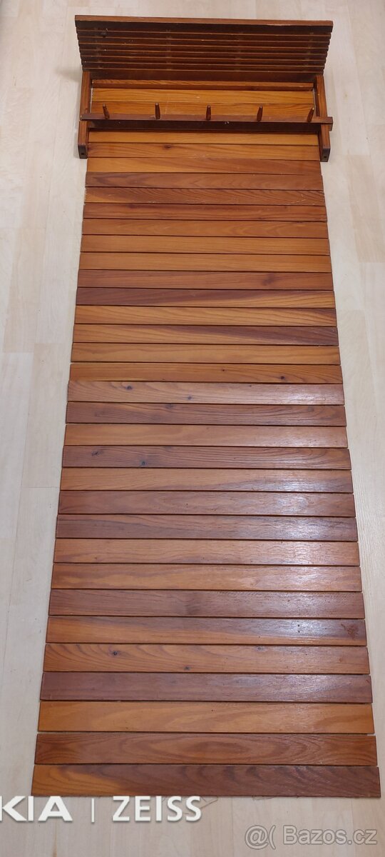 Retro nástěnný věšák