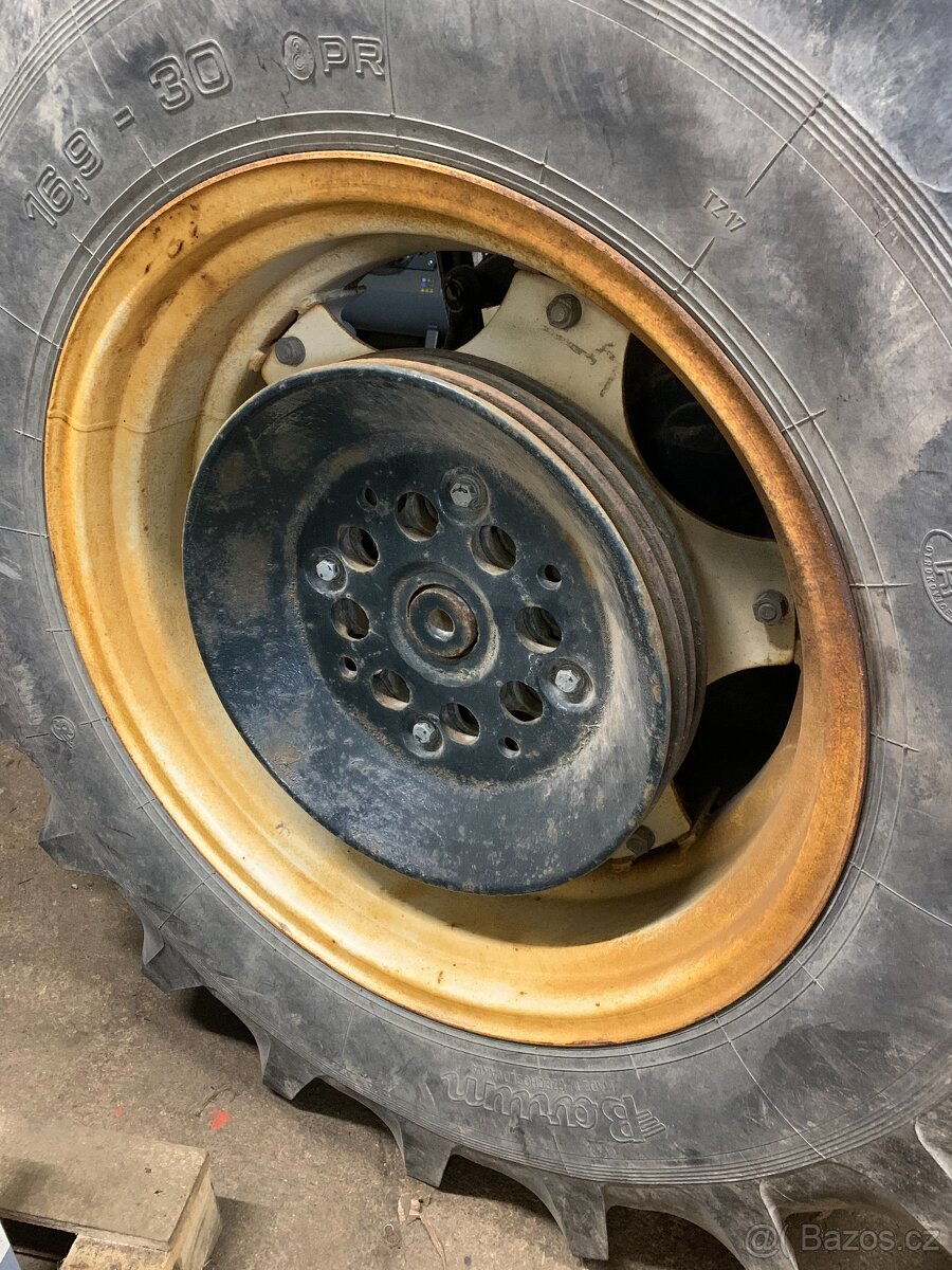 závaží do kol pro traktor Zetor