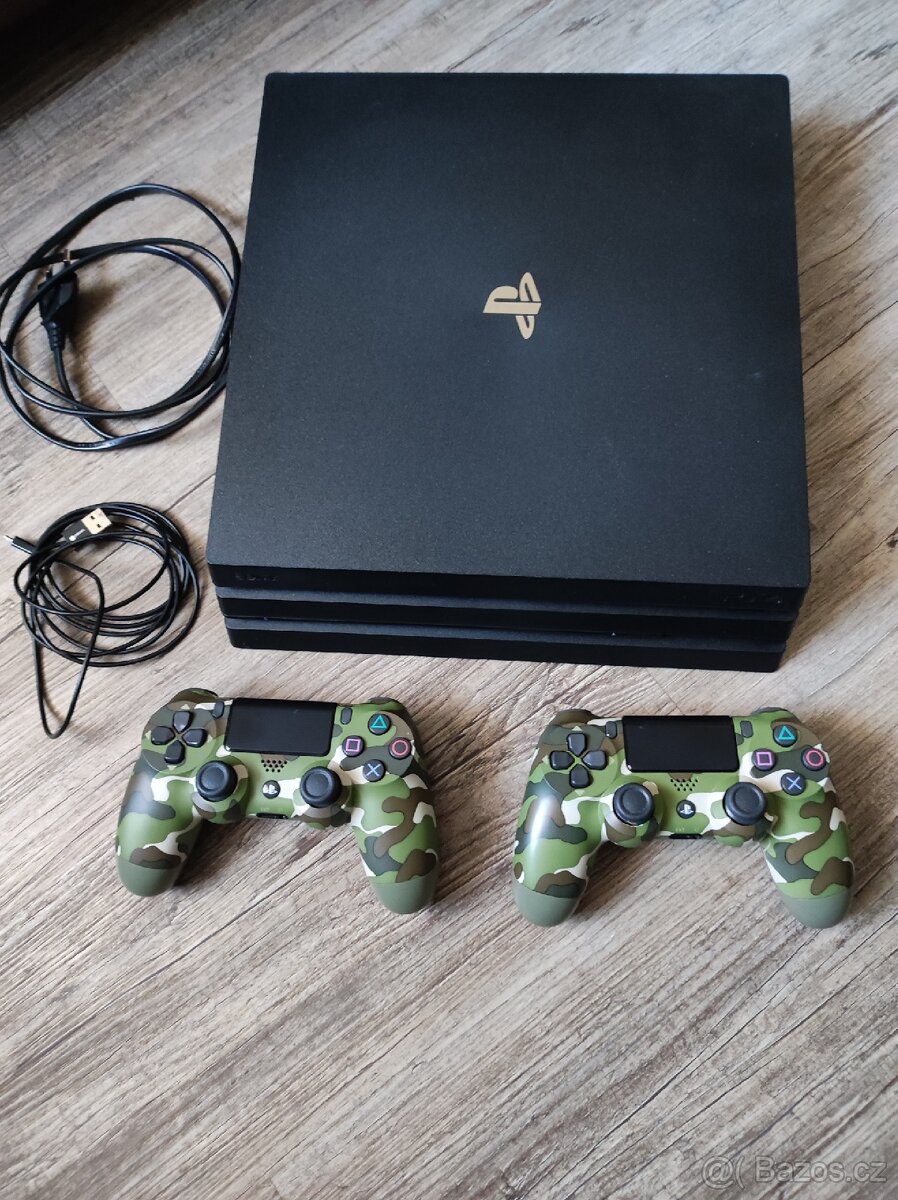 PlayStation 4 PRO 1 TB a dva ovladače