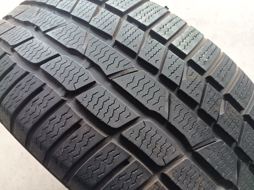 225/55 R17 CONTINENTAL (2114)