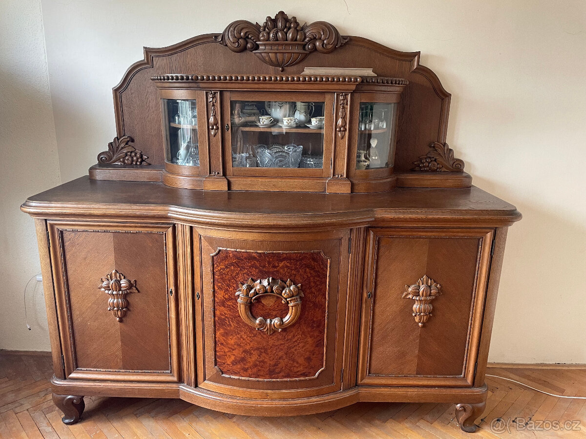 Starožitný nábytek