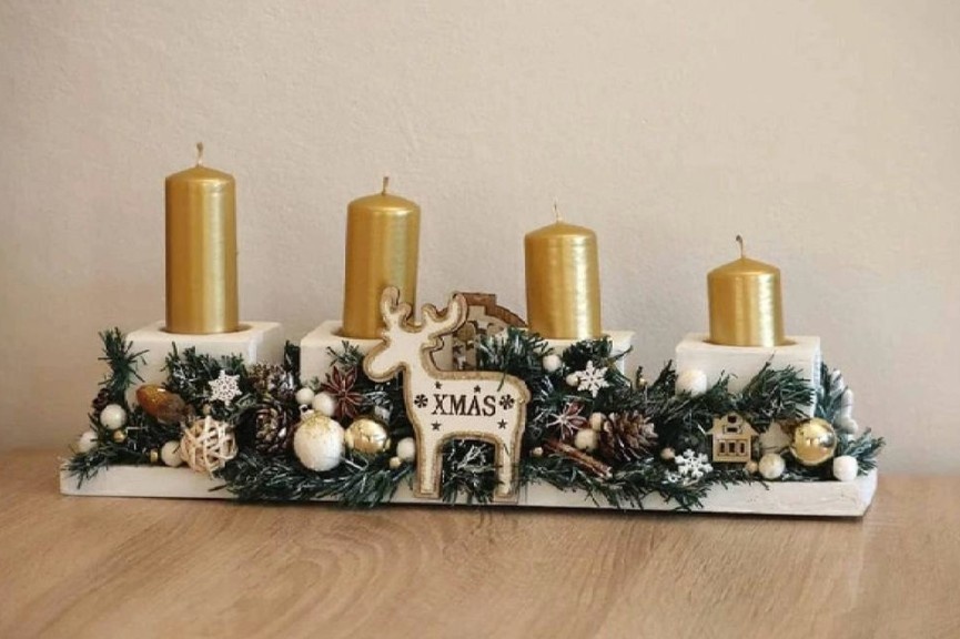 Vánoční svícen - zlato bílý včetně svíček
