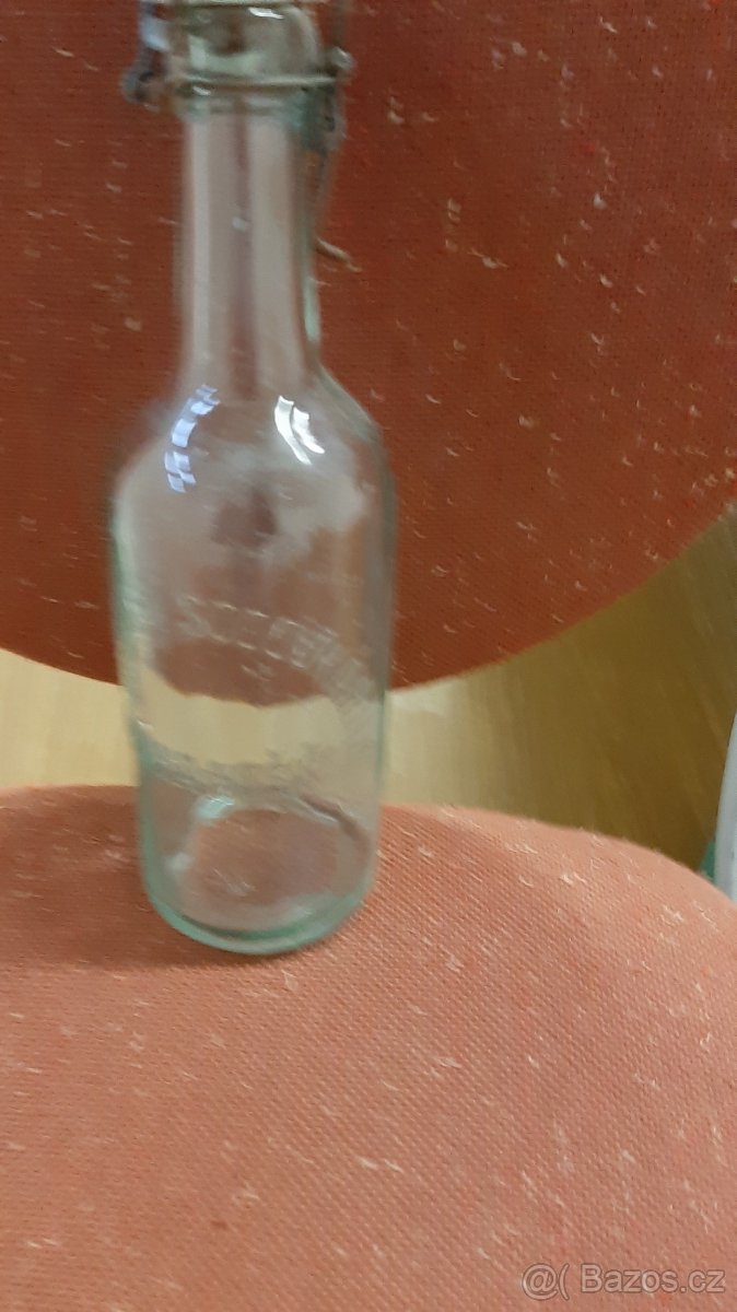 Prodám lahve s uzávěrem