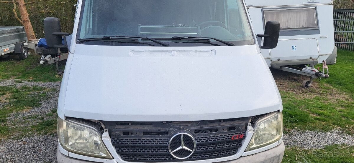 Mercedes Benz sprinter predni kapota