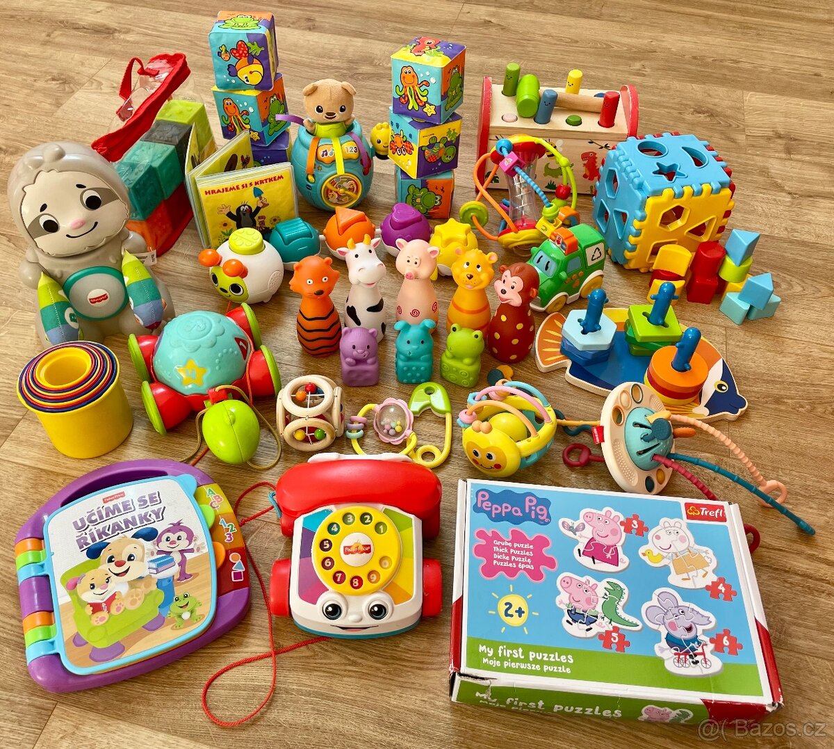 20+ kojeneckých hraček - FisherPrice, Montessori, kostky,…