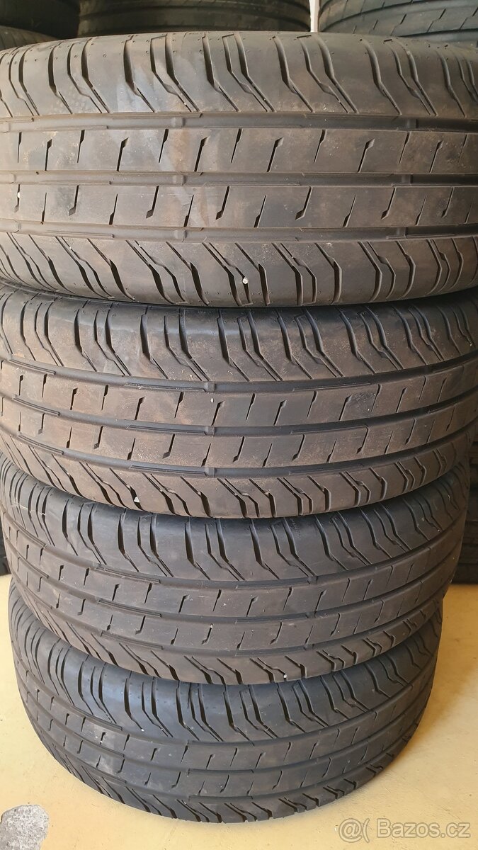 Pneu 225/55R 17 C