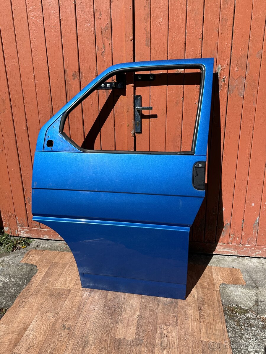 Prodám levé a pravé dveře VW T4 atlantis