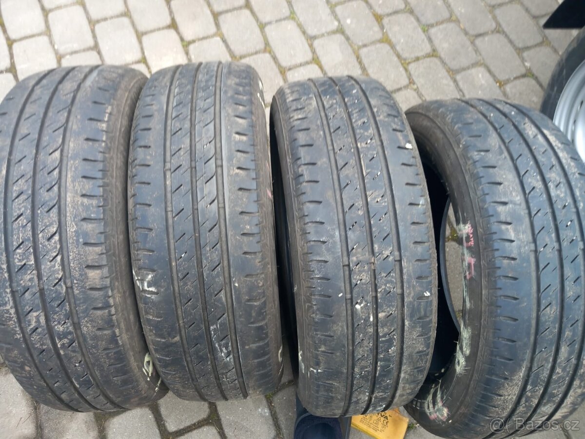 Pneu 185/60/15  Bridgestone Fabia 3