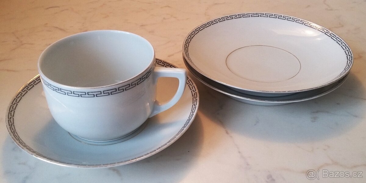 Sklo a porcelán