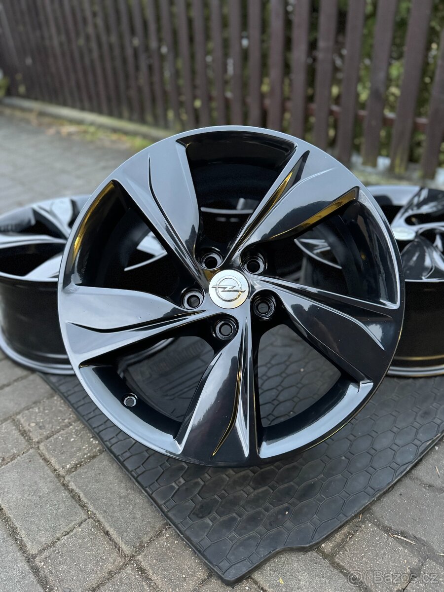 ORIGINÁL Alu OPEL INSIGNIA B R18, 5x115 - TOP STAV