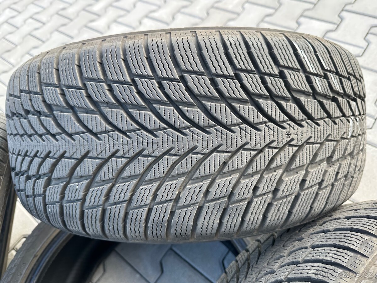 Nokian Tyres Snowproof P 235/45 R18 98V