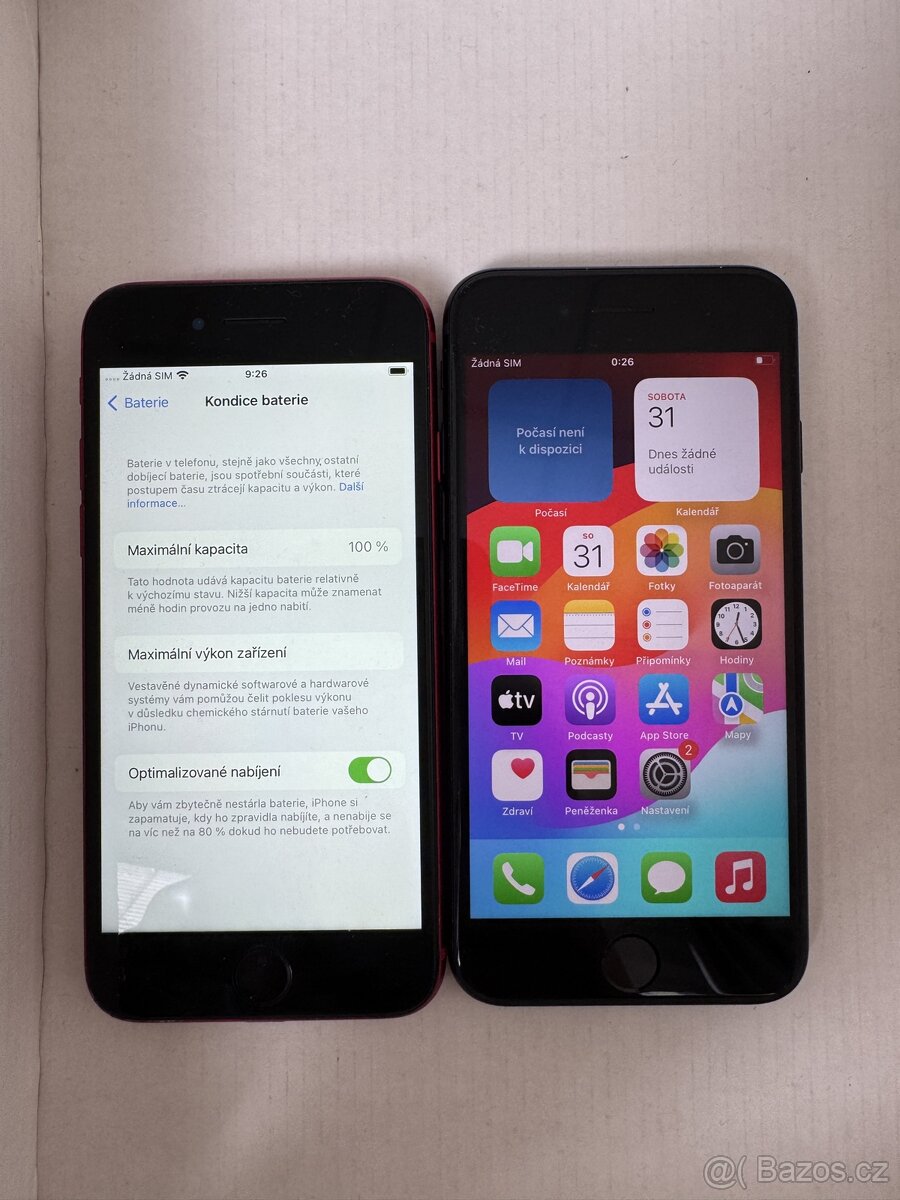 iPhone SE 2020 Red a SE 2022 Black