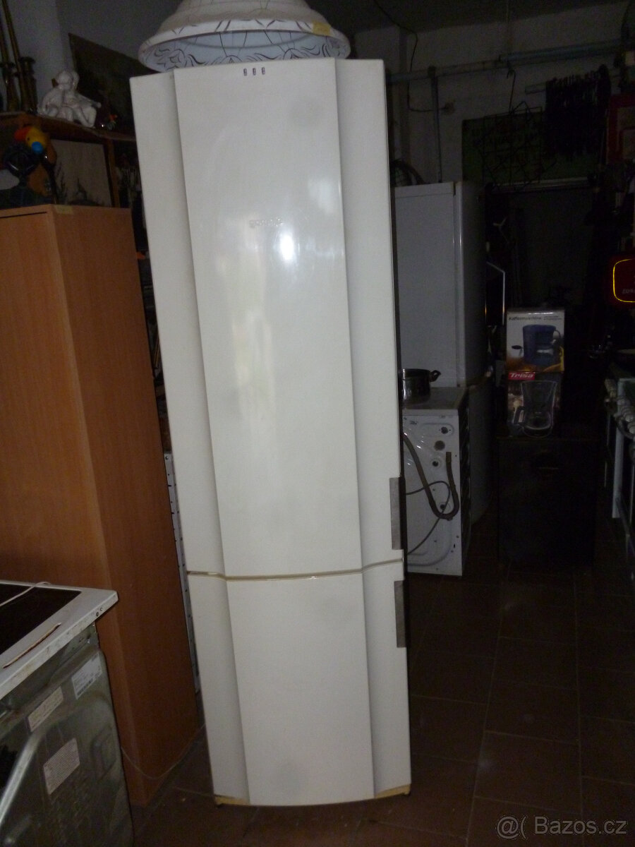 lednička indesit, v- 200cm,š-60cm