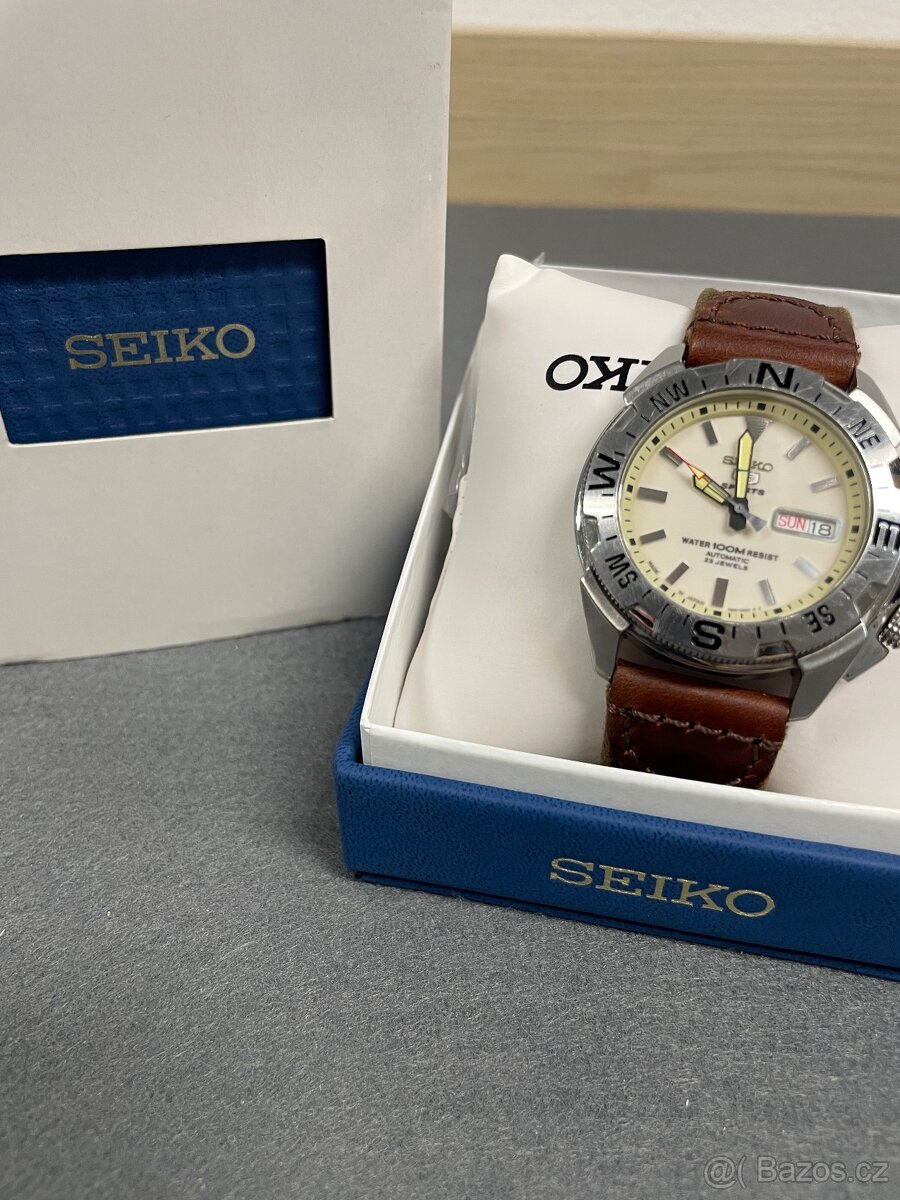 Sharp Seiko 7S36-02P0 Kompas luneta Automatické hodinky