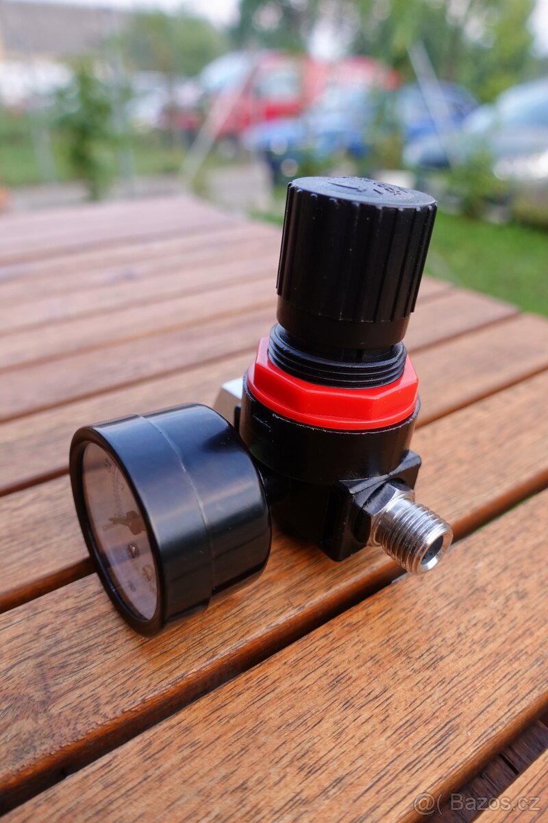 Regulátor tlaku vzduchu 1/4"