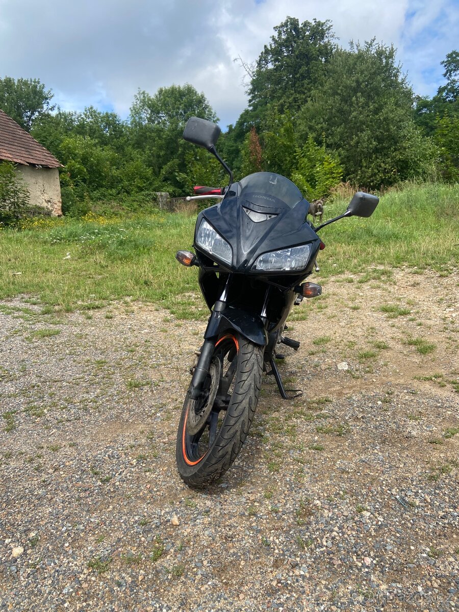 Honda cbr 125 stříkačka
