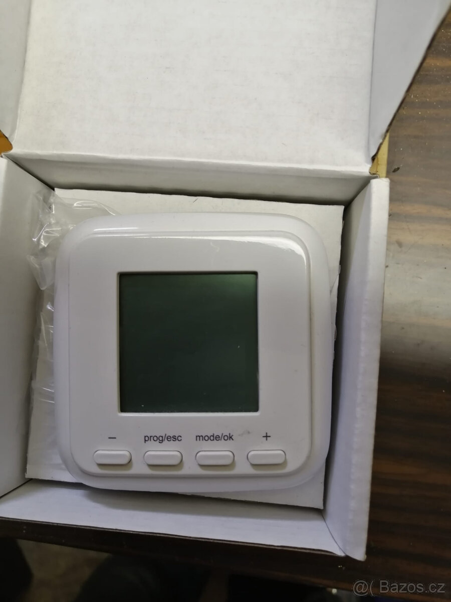 termostat elektrického podlahového topení