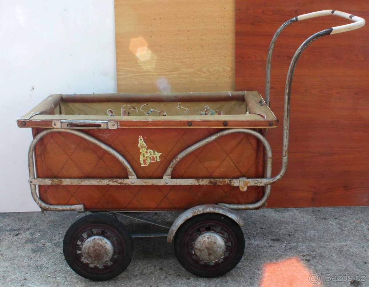 Historický kočárek TDV pro panenky