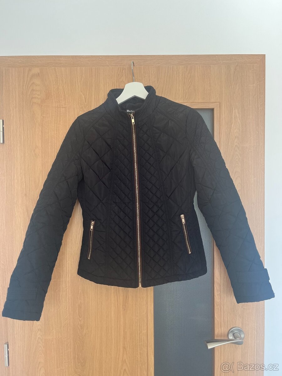 Dámská bunda do pasu.