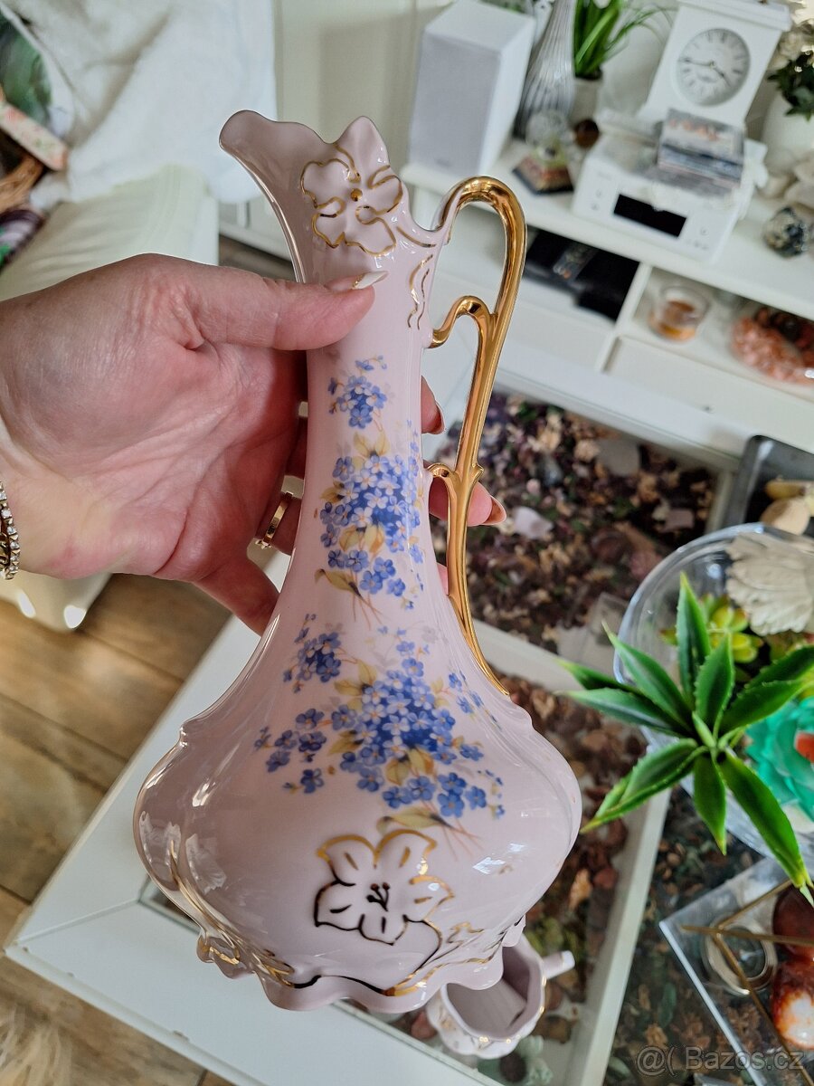 Růžový porcelán, KARAFA s pomněnkami, Chodov