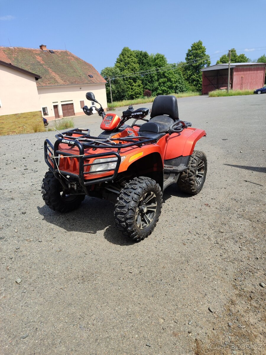 Arctic cat 700
