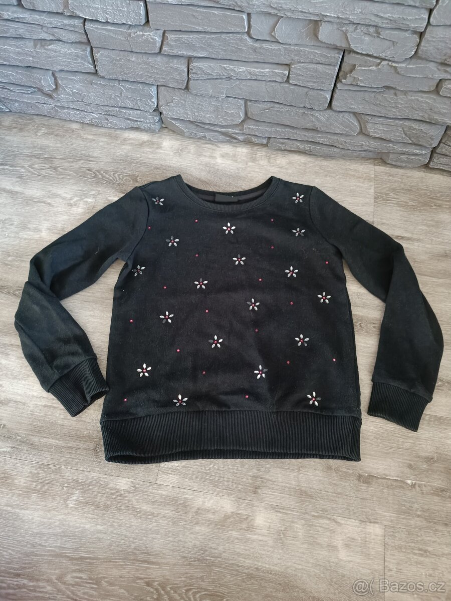 Dívčí svetřík vel. 134